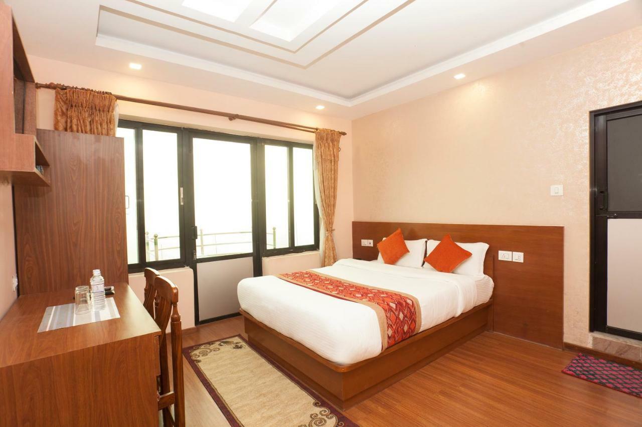 Bojinee Nagarkot Resort Нагаркот Екстер'єр фото
