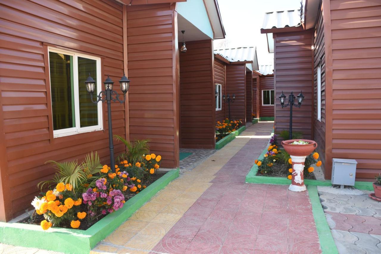 Bojinee Nagarkot Resort Нагаркот Екстер'єр фото